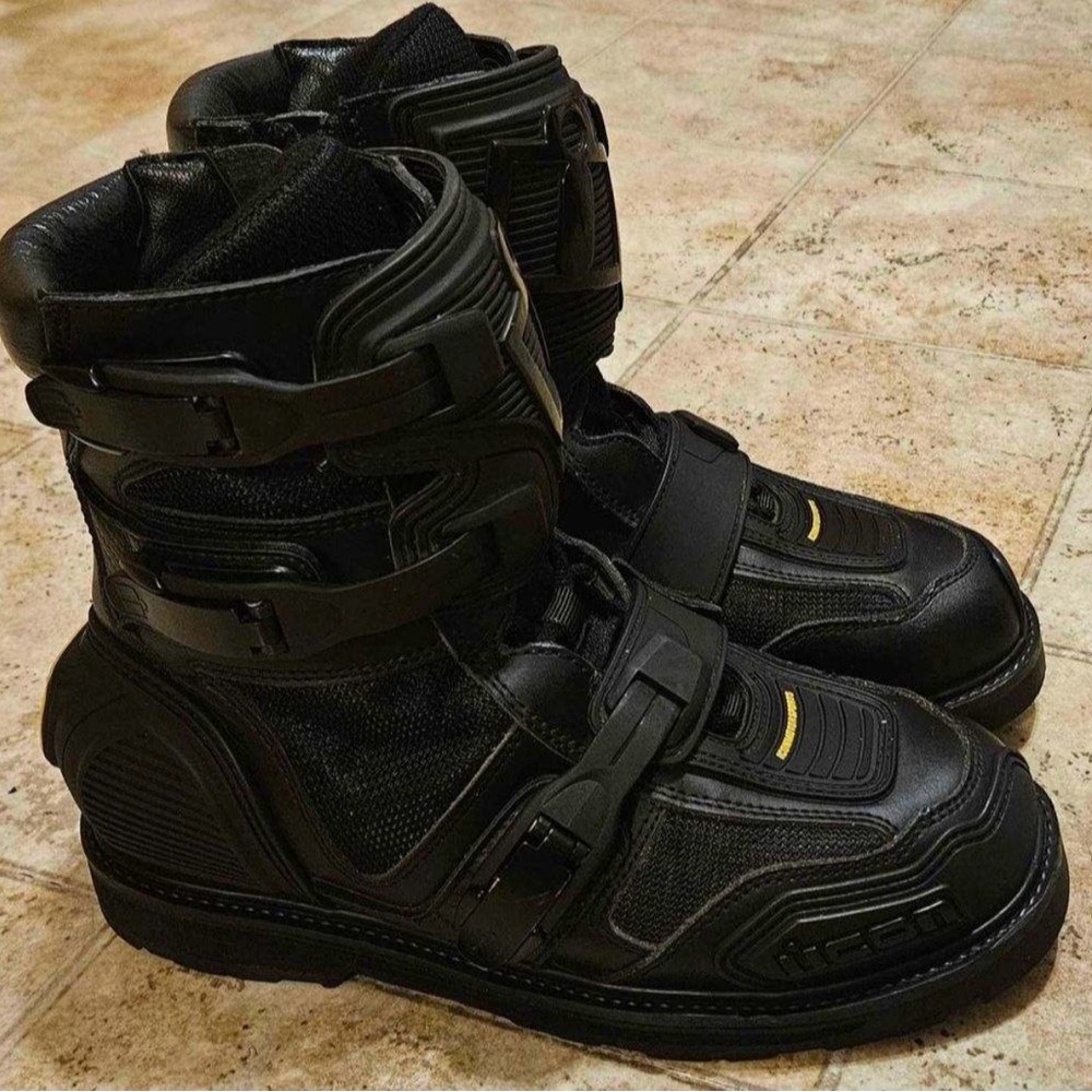 Icon field armor motorcycle boots